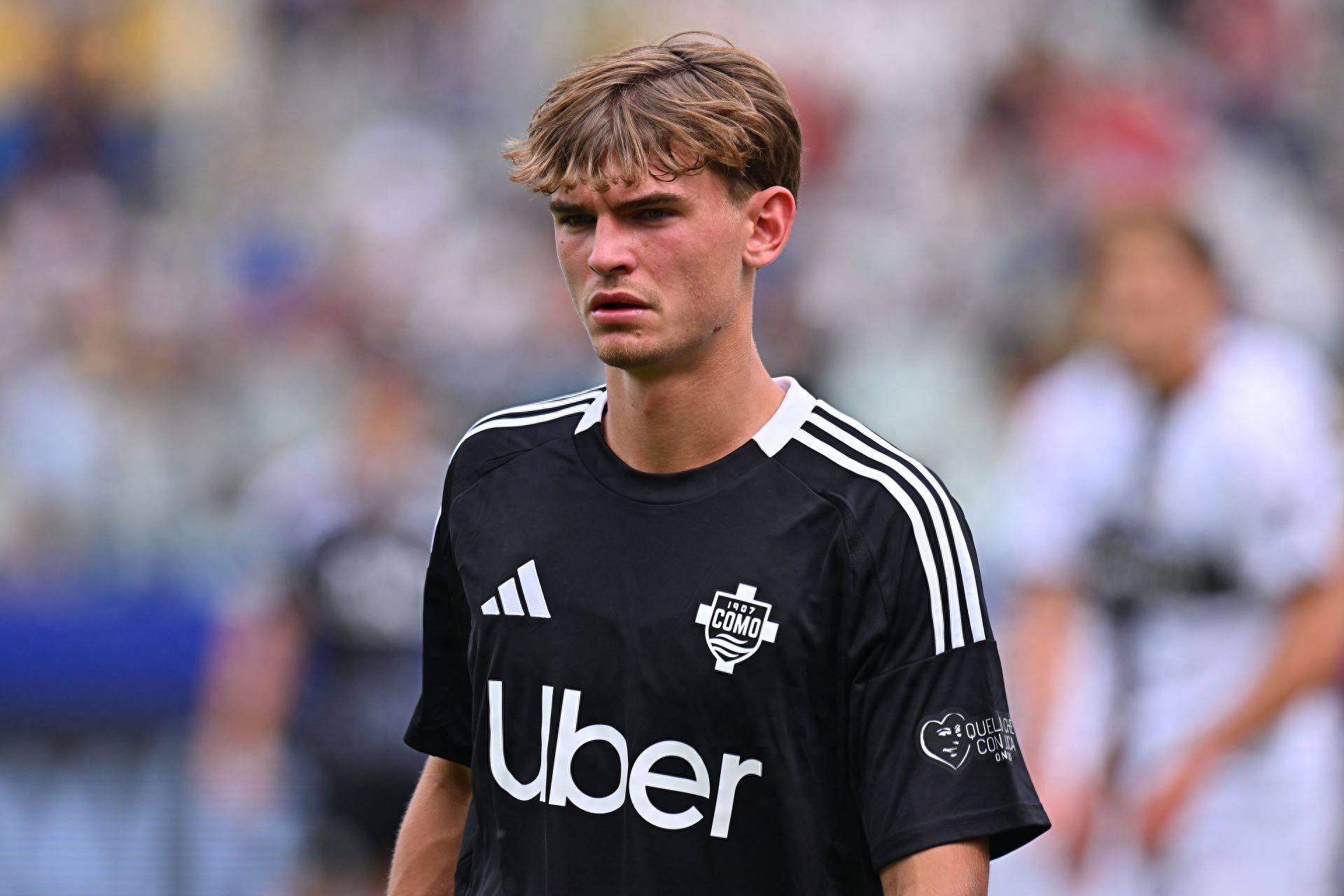 使她们在比 使她们在比